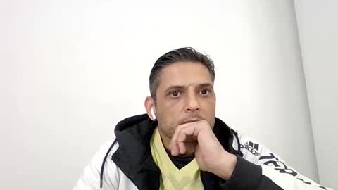 Snapshot of malledepampa chatting on 11-14-25, 08:57 malledepampa online show from 11-14-25, 08:57