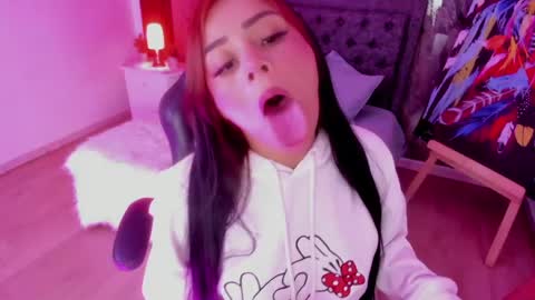 Mallorie online show from 05-16-26, 05:23