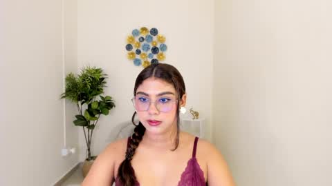 Snapshot of mallory_lee1 chatting on 05-27-26, 12:24 mallory online show from 05-27-26, 12:24
