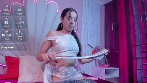 Snapshot of mally_boom chatting on 10-28-25, 09:06 mally online show from 10-28-25, 09:06