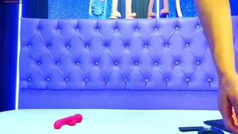 Snapshot of malory_cortez chatting on 05-28-26, 02:53 Malory online show from 05-28-26, 02:53