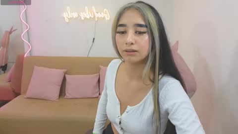 Malory  online show from 02-08-25, 07:05