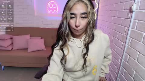 Malory  online show from 03-09-25, 01:14