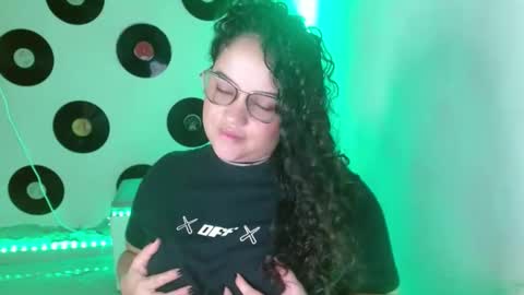 MI INSTAGRAM soy glory01 online show from 02-07-25, 09:48