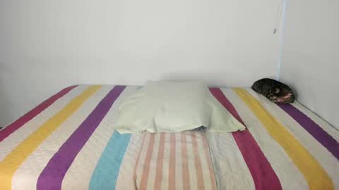 instagram  nueela   online show from 09-22-25, 10:34