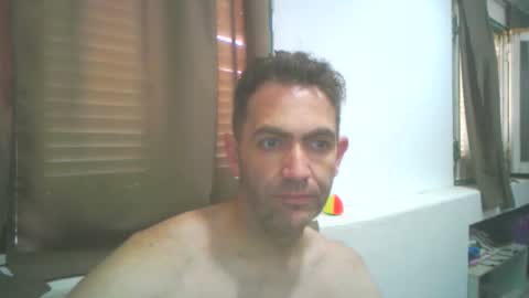 Snapshot of mam0408 chatting on 12-14-25, 07:29 mam0408 online show from 12-14-25, 07:29