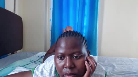 Snapshot of mamasita2023 chatting on 02-10-25, 12:29 mamasita2023 online show from 02-10-25, 12:29