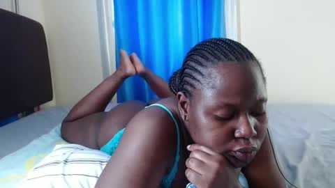 Snapshot of mamasita2023 chatting on 02-11-25, 11:21 mamasita2023 online show from 02-11-25, 11:21