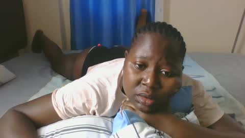 Snapshot of mamasita2023 chatting on 02-14-25, 07:38 mamasita2023 online show from 02-14-25, 07:38