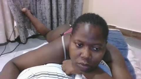 Snapshot of mamasita2023 chatting on 03-09-25, 04:05 mamasita2023 online show from 03-09-25, 04:05