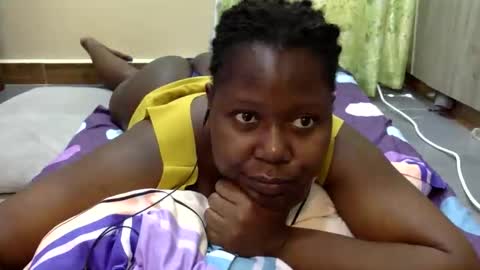 Snapshot of mamasita2023 chatting on 09-27-25, 09:58 mamasita2023 online show from 09-27-25, 09:58