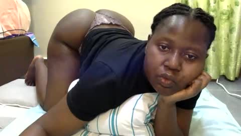 Snapshot of mamasita2023 chatting on 10-10-25, 02:38 mamasita2023 online show from 10-10-25, 02:38