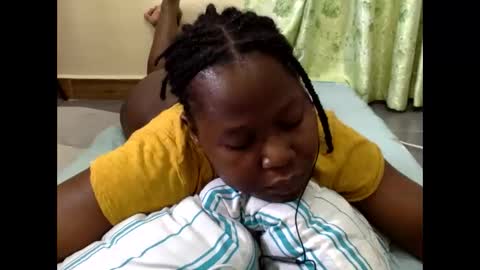 Snapshot of mamasita2023 chatting on 10-16-25, 09:21 mamasita2023 online show from 10-16-25, 09:21