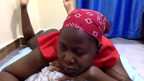 Snapshot of mamasita2023 chatting on 11-10-25, 06:01 mamasita2023 online show from 11-10-25, 06:01