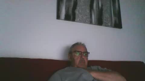 Snapshot of mambow99 chatting on 05-17-26, 12:52 OLDMANFREE online show from 05-17-26, 12:52