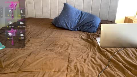 Snapshot of mammyboss11 chatting on 02-20-25, 09:44 Caroline online show from 02-20-25, 09:44