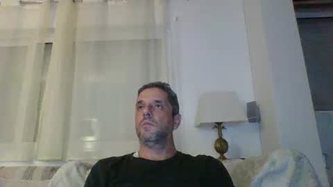 Snapshot of man211172 chatting on 01-05-25, 10:19 man211172 online show from 01-05-25, 10:19