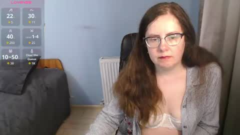 Snapshot of mandarinka28 chatting on 06-12-26, 07:40 mandarinka28 online show from 06-12-26, 07:40