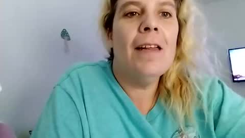 mindy22 online show from 01-06-25, 04:04