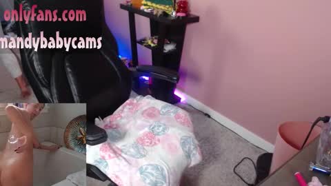 Snapshot of mandybabyxxx chatting on 10-14-25, 08:42 MandyBabyXXX online show from 10-14-25, 08:42