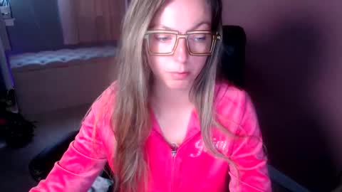 Snapshot of mandybabyxxx chatting on 12-21-25, 08:16 MandyBabyXXX online show from 12-21-25, 08:16