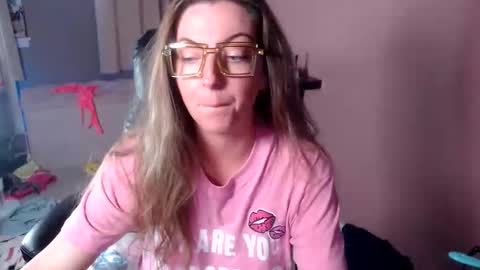 Snapshot of mandybabyxxx chatting on 01-07-26, 12:35 MandyBabyXXX online show from 01-07-26, 12:35