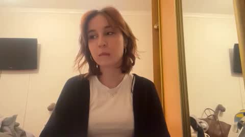 Snapshot of mandykarth chatting on 12-05-25, 01:09 Mia online show from 12-05-25, 01:09