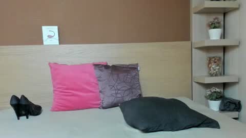 Snapshot of mandymansion chatting on 09-23-25, 10:24 MandyMansion online show from 09-23-25, 10:24