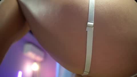 Snapshot of mandypeas chatting on 05-29-26, 05:49 Anto Lovense is Active My pleasure is in your hands Private is Open online show from 05-29-26, 05:49