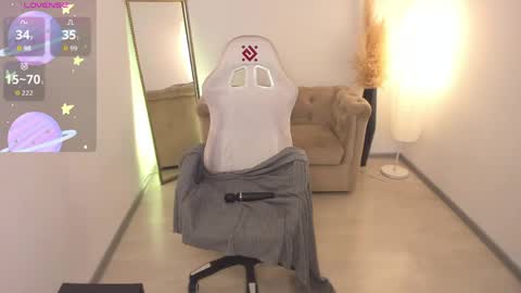 manic_pixie_ online show from 04-08-26, 03:45