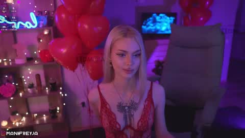 Amelie online show from 02-15-25, 02:15