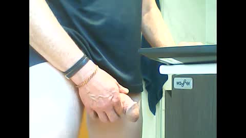 Snapshot of manu_481 chatting on 09-25-25, 03:27 manu_481 online show from 09-25-25, 03:27