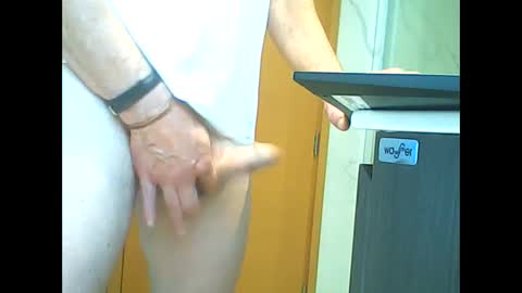 Snapshot of manu_481 chatting on 10-03-25, 02:58 manu_481 online show from 10-03-25, 02:58