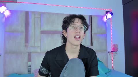 Manuel online show from 12-26-24, 07:27