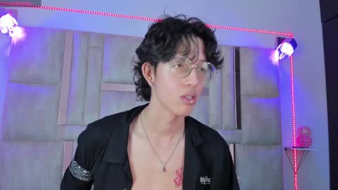 Manuel online show from 12-26-24, 10:31