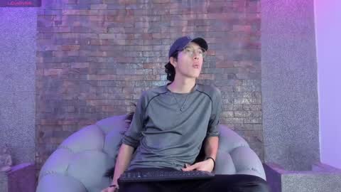 Manuel online show from 01-04-25, 07:44