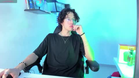 Manuel online show from 10-21-25, 02:45