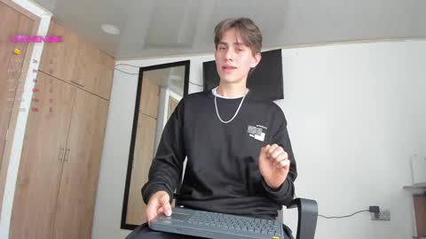 manucute 23  online show from 02-28-25, 05:48