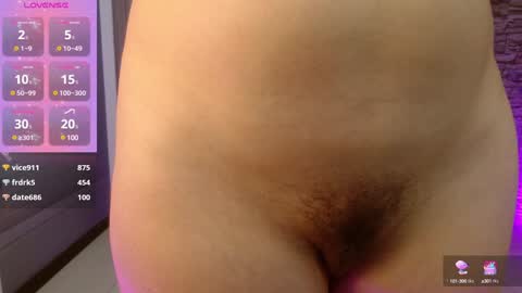 Snapshot of manue_bela chatting on 02-05-25, 05:20 Angela online show from 02-05-25, 05:20