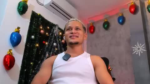 Snapshot of manuel_fpg chatting on 12-18-25, 02:06 Manuel online show from 12-18-25, 02:06