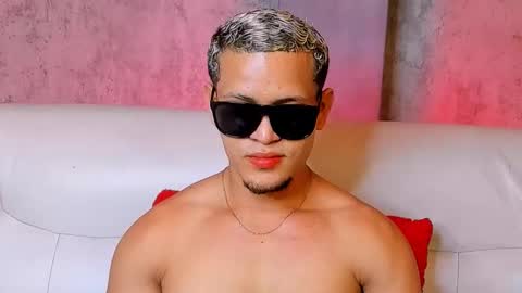 Snapshot of manuel_fpg chatting on 12-22-25, 02:30 Manuel online show from 12-22-25, 02:30