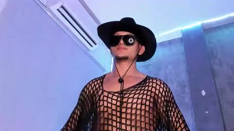 Snapshot of manuel_fpg chatting on 02-06-26, 03:33 Manuel online show from 02-06-26, 03:33