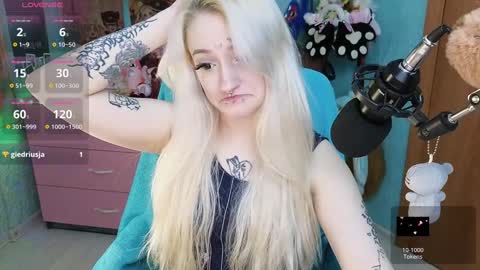 Snapshot of manuela_unicorn chatting on 12-12-24, 08:21 Manuela online show from 12-12-24, 08:21