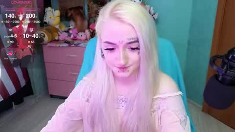 Snapshot of manuela_unicorn chatting on 02-07-25, 08:31 Manuela online show from 02-07-25, 08:31