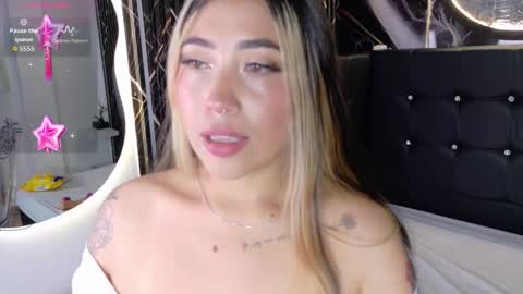 Manuela  online show from 11-11-25, 04:56