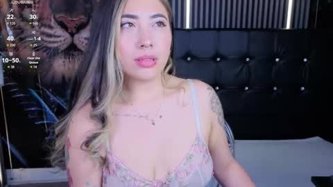 Snapshot of manuelaveelez chatting on 01-18-26, 05:33 Manuela online show from 01-18-26, 05:33