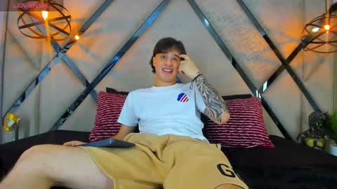 Manuel online show from 03-12-26, 05:57