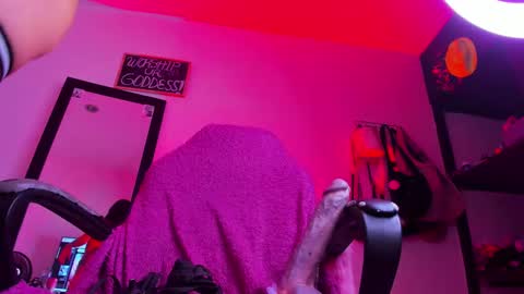 manuevans10 online show from 03-04-25, 01:59