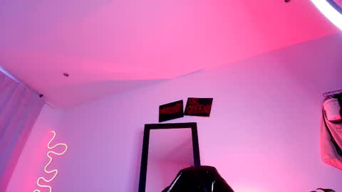 manuevans10 online show from 09-18-25, 02:19