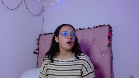 Snapshot of manumeow_ chatting on 12-13-25, 10:37 Manu online show from 12-13-25, 10:37